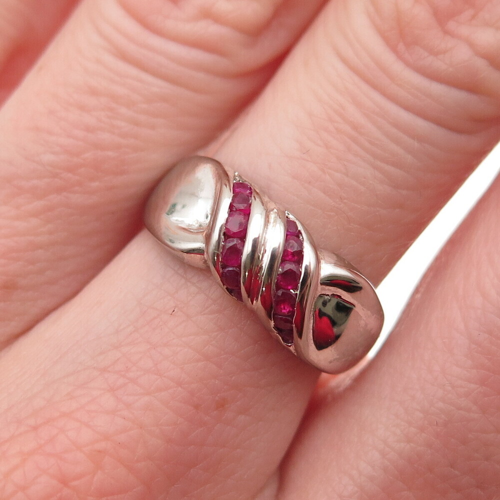 925 Sterling Silver Vintage Real Round-Cut Ruby Modernist Ring Size 7.25